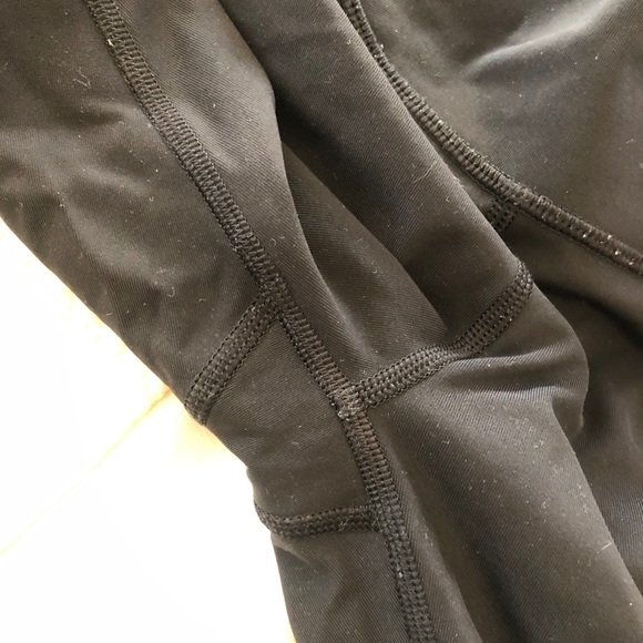 BLACK LULULEMON LEGGINGS - Picture 4 of 5